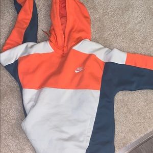 nike sweatshirt